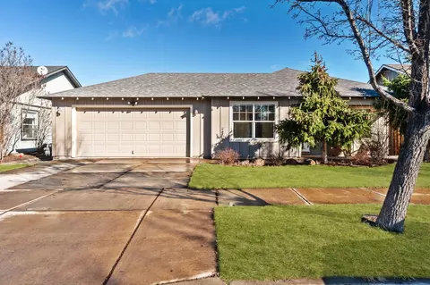 3327 SW Indian Pl, Redmond, OR 97756