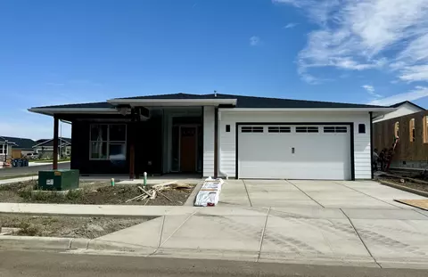 3305 Tree Top Dr, Medford, OR 97504