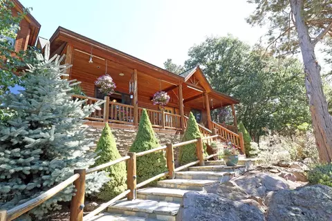 6221 Dipper Ln, Klamath Falls, OR 97601