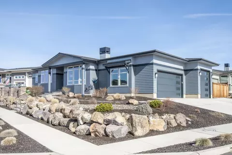 3770 SW 45th St, Redmond, OR 97756
