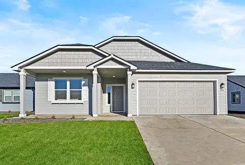3823 SW Lava Pl Pl #64, Redmond, OR 97756