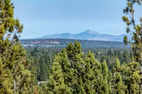 3611 NW Falcon Rdg, Bend, OR 97703