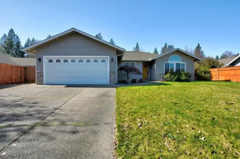 2614 SW Allen Creek Rd, Grants Pass, OR 97527