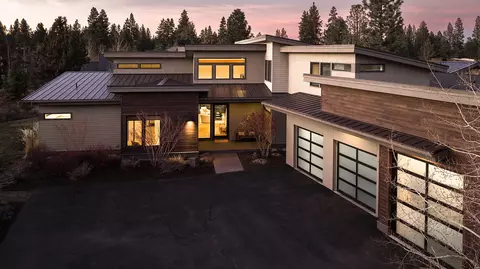 19440 Randall Ct, Bend, OR 97702