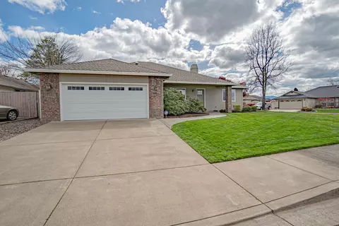 3502 Shawna Dr, Medford, OR 97504