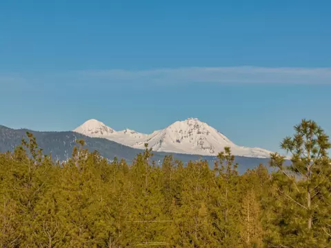 19221 Concannon Dr, Bend, OR 97703