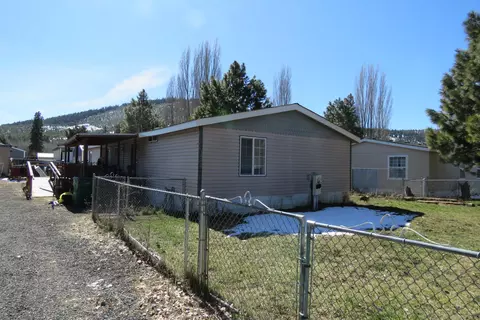 14214 Ravenwood Dr, Klamath Falls, OR 97601