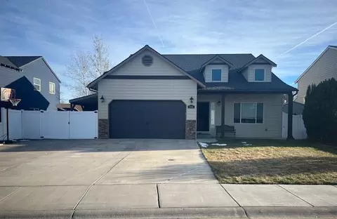 5344 Villa Dr, Klamath Falls, OR 97603