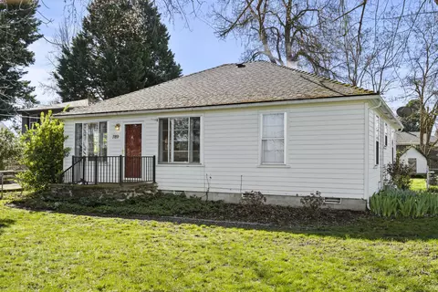 789 Pittview Ave, Central Point, OR 97502