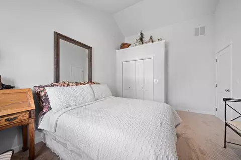 Bedroom - 61581 Range Pl, Bend, OR 97702 photo 7 of 7