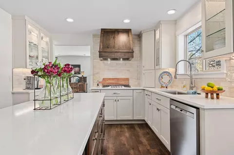 Kitchen - 61581 Range Pl, Bend, OR 97702 photo 2 of 7