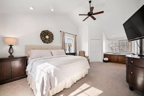 Bedroom - 61581 Range Pl, Bend, OR 97702 photo 1 of 7