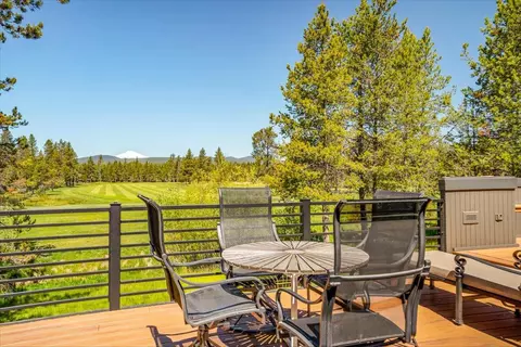 18010 Hickory Ln #12, Sunriver, OR 97707