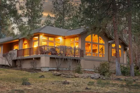 3534 NW Mccready Dr, Bend, OR 97703