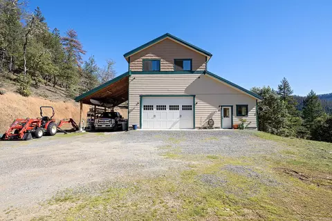 7214 Griffin Ln, Jacksonville, OR 97530