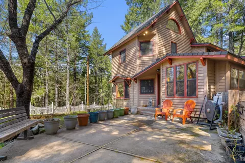 2315 Reeves Creek Rd, Selma, OR 97538