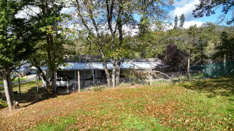 650 Three Pines Rd, Grants Pass, OR 97526