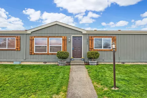 1277 Nadia Way, Central Point, OR 97502 photo 5