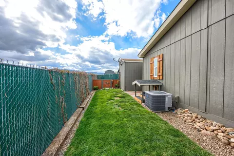 1277 Nadia Way, Central Point, OR 97502 photo 11