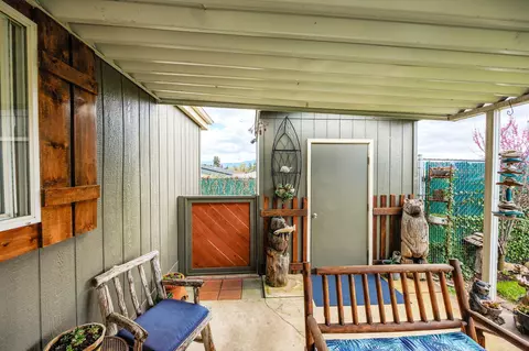 1277 Nadia Way, Central Point, OR 97502 photo 7