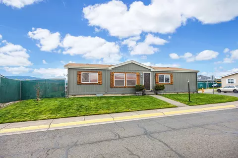 1277 Nadia Way, Central Point, OR 97502 photo 4