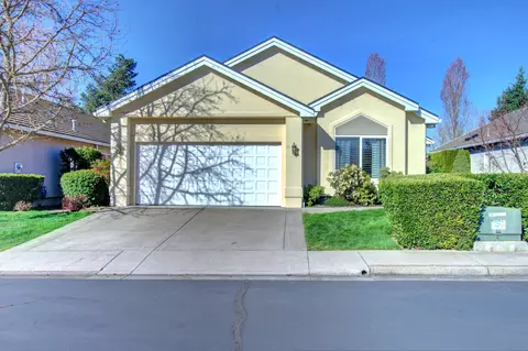626 Fernwood Dr, Medford, OR 97504