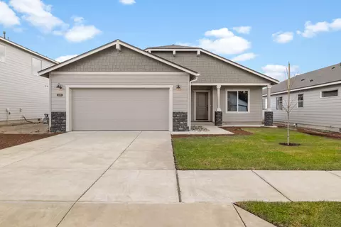 1079 NW Varnish Ln #65, Redmond, OR 97756