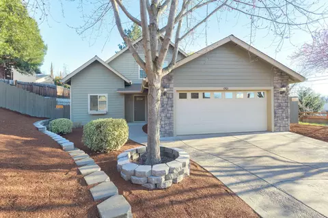 1501 Rj Dr, Grants Pass, OR 97526