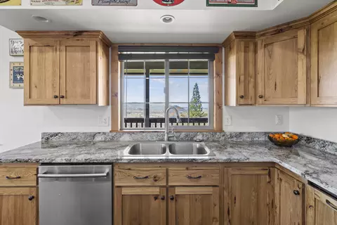 5039 E Antelope Rd, Eagle Point, OR 97524 photo 7