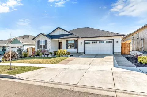 2644 Farmington Ave, Medford, OR 97504