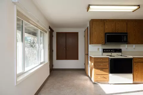 Kitchen - 20230 Rogers Road Rd, Bend, OR 97703 photo 1 of 2