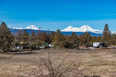 View/Area - 20230 Rogers Road Rd, Bend, OR 97703 photo 1 of 8