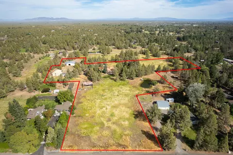 View/Area - 20230 Rogers Road Rd, Bend, OR 97703 photo 3 of 8