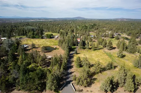 View/Area - 20230 Rogers Road Rd, Bend, OR 97703 photo 7 of 8
