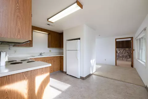 Kitchen - 20230 Rogers Road Rd, Bend, OR 97703 photo 2 of 2