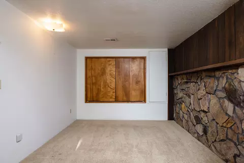 Bedroom - 20230 Rogers Road Rd, Bend, OR 97703 photo 2 of 2