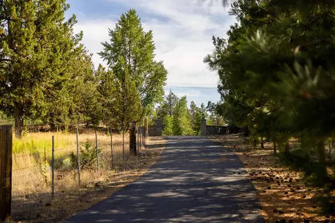Other - 20230 Rogers Road Rd, Bend, OR 97703 photo 26 of 39