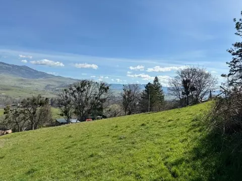 schofield street, Ashland, OR 97520