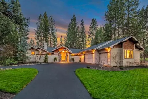 60601 Golf Village Loop, Bend, OR 97702