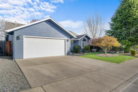 1350 Andy Griffith Dr, Grants Pass, OR 97527