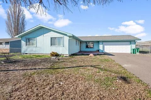 5481 Bartlett Ave, Klamath Falls, OR 97603