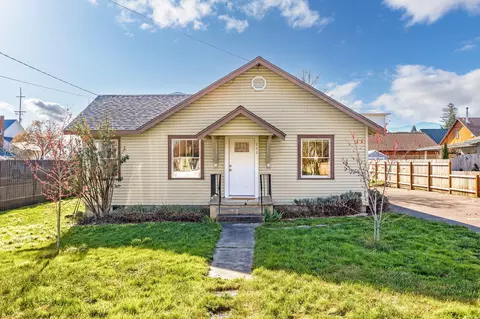111 3rd St, Phoenix, OR 97535 photo 2