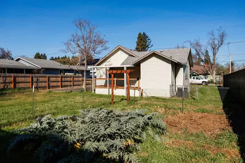 111 3rd St, Phoenix, OR 97535 photo 6
