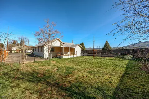111 3rd St, Phoenix, OR 97535 photo 7