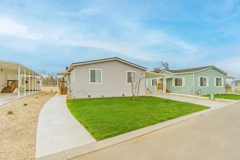 300 Luman Rd #150, Phoenix, OR 97535
