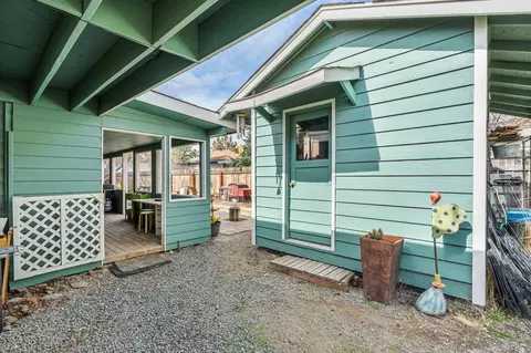 2818 NE Sycamore Ct, Bend, OR 97701 photo 22