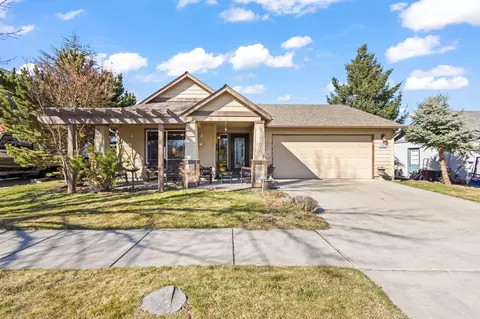 375 NW Antler Loop, Redmond, OR 97756