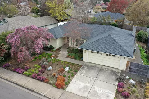 2730 Juanita Ave, Medford, OR 97504
