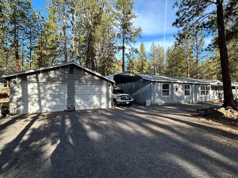 61154 Chuckanut Dr, Bend, OR 97702 photo 2
