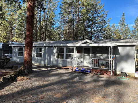 61154 Chuckanut Dr, Bend, OR 97702 photo 3